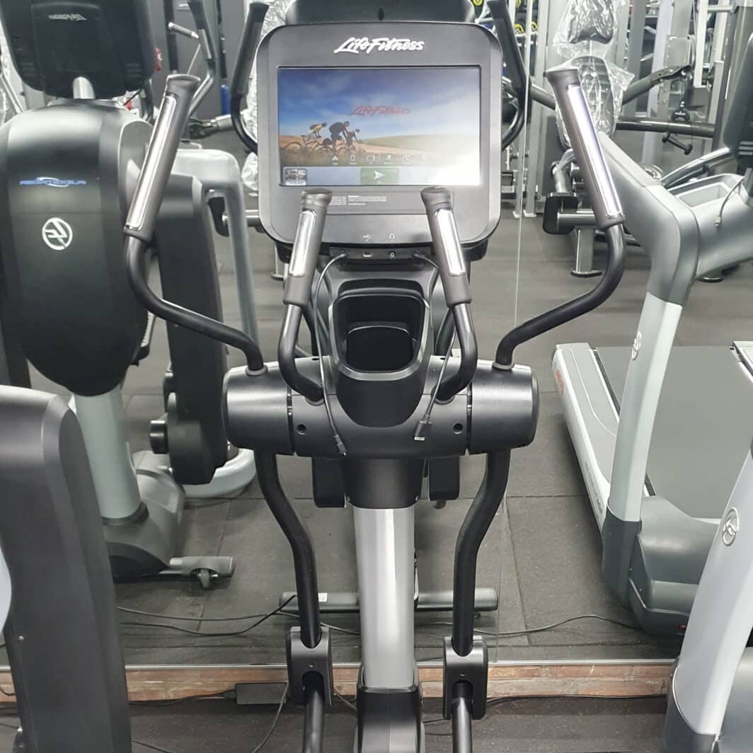 Life Fitness 95XS Cross Trainer Discover SE user interface and handles